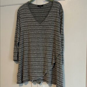 ANDREE BY UNIT Charcoal Striped Tunic Top